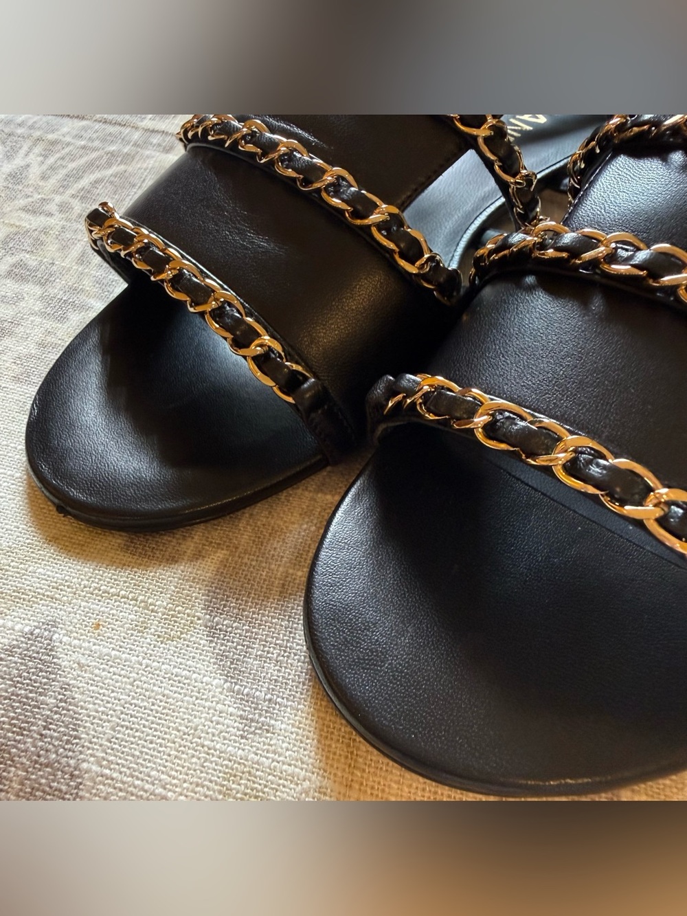 CHANEL ✨Like New✨ Black Lambskin Chain Link Flat Slingback Sandals Size 39.5 - Picture 4 of 14